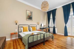 Przestronny Apartament z Balkonem by Noclegi Renters