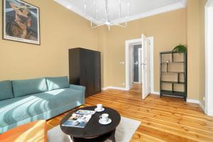Przestronny Apartament z Balkonem by Noclegi Renters