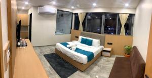 Hotel Earth Orbit