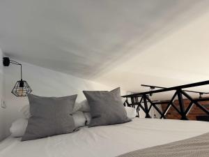 Helia - Charming AC Studio for 4 - Old Town