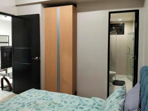 81 Newport Blvd 1BR short Walk to NAIA T3 Pool