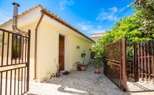 Spacious house in Lido di Noto with terrace and garden