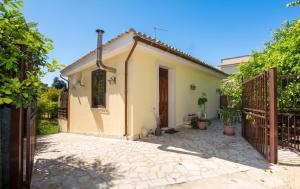 Spacious house in Lido di Noto with terrace and garden