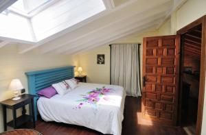 Charming house in Albuerne with fenced garden
