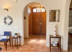 Exceptional villa on Grand Canal - heated pool