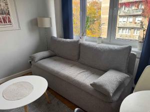Cozy Apartment Hoża Warsaw Near PKIN with Air Conditioning by Noclegi Renters