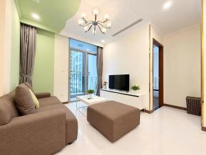 High Floor 1BR Landmark Plus Amazing View