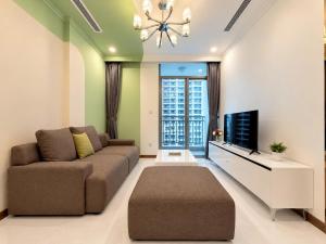 High Floor 1BR Landmark Plus Amazing View