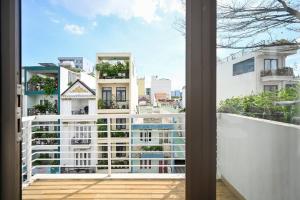 Stylish & Bright Studio with Balcony R4.2
