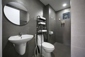 Stylish & Bright Studio with Balcony R4.2