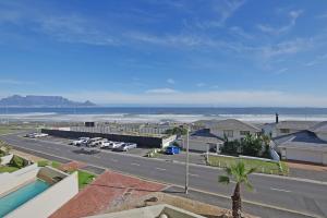 The Bay Oceanfront 2 Bedroom Stay with Pool