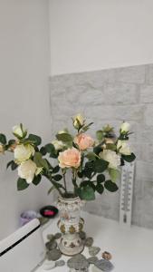 Rose by the sea-il tuo angolo di paradiso
