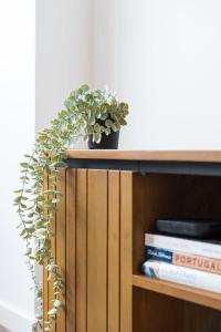 Ceuta Flat, Charming Balcony Over Porto Rooftops