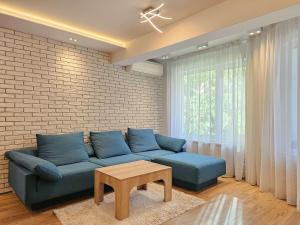 Spacious Living - Dedicated Workspace Near Metro by Flat Manаger
