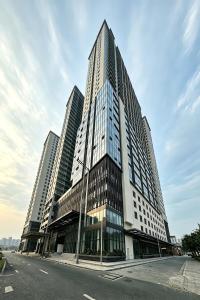 Home Two Hotel at La Vida Pasay