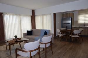 Elegant and Sophisticated Apartment Near the Beach