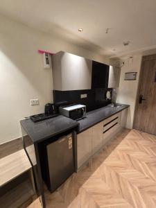 Elan stay near expomart and parichok
