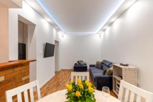 Małkowskiego Downtown Apartment by BookingHost