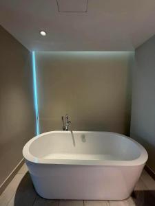 Acqua Luxury Suite by AC