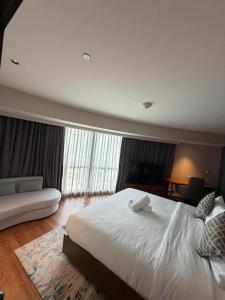 Acqua Luxury Suite by AC
