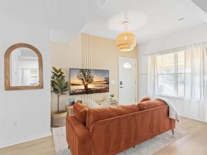 Lake Toho Haven Vintage Boho Style and Park Views