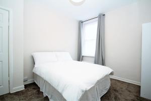 One-Bedroom Apartment room in Maritime Apartments