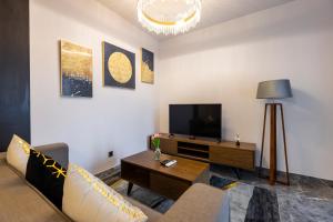 D1mension & Zenity - Signature Suites - Gym & Pool - District 1