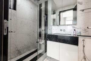 D1mension & Zenity - Signature Suites - Gym & Pool - District 1