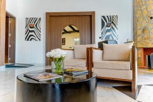 Avian Court Hotel