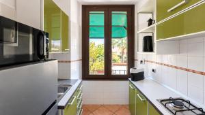 Elegantis DAlibert Suite Apartment with Private Balcony - Comfort in the Heart of Trastevere