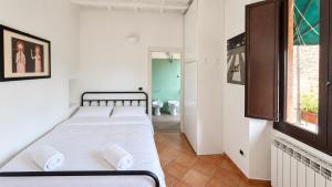 Elegantis DAlibert Suite Apartment with Private Balcony - Comfort in the Heart of Trastevere