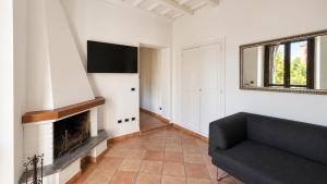 Elegantis DAlibert Suite Apartment with Private Balcony - Comfort in the Heart of Trastevere