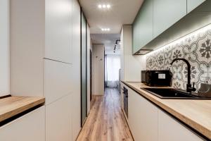 Newly Renovated Comfortable First-Floor Studio