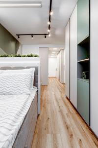 Newly Renovated Comfortable First-Floor Studio