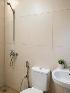 Apartamento con piscina interior climatizada en Guazuvirá