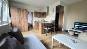Skyline View Apartment near Atlas Arena & ZOO