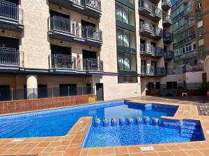 Gala Suite - Modern Apartment with Parking & Pool