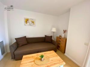Gala Suite - Modern Apartment with Parking & Pool
