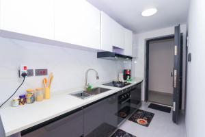 Luxury one Bedroom with heated pool,24 hrs security near Yaya Centre Kilimani