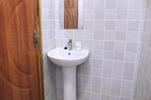 Luxe Ensuite Next to Nakuru National Park, 3 Balconies, Close to CBD