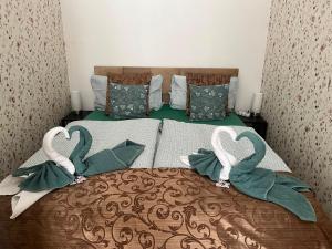 Margaret & Violet - Stylish Central Apartments next to Grand Boulevard
