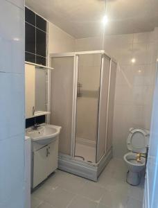 Central & Cozy Family Apartment
