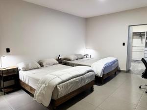 25-Recamara en casa Compartida-Cerca de consulado