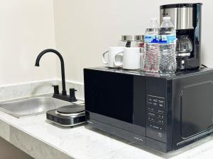 A 8 minutos del consulado americano