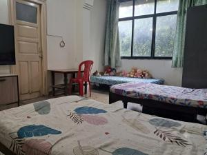 Spacious Room in Heart of Pune, Near Pune Railway Station