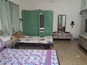 Spacious Room in Heart of Pune, Near Pune Railway Station