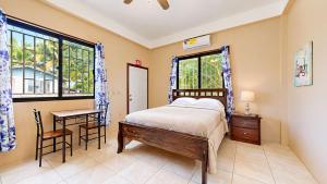 Coastal Dangriga Apartment with AC In-Unit Laundry & Full Kitchen