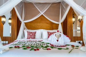DE TUKAD Luxury Villa In Ubud With River View