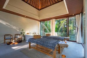 DE TUKAD Luxury Villa In Ubud With River View