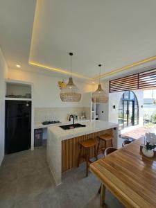 2 Bedroom, New, Excellent location, Private Pool!